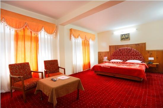 Hotel Mohan Palace Manāli Kültér fotó